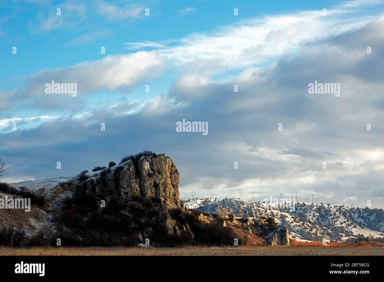 MT00534-00...MONTANA - una butte che si affaccia sul fiume Gallitan nel Missouri Headwaters state Park. Foto Stock