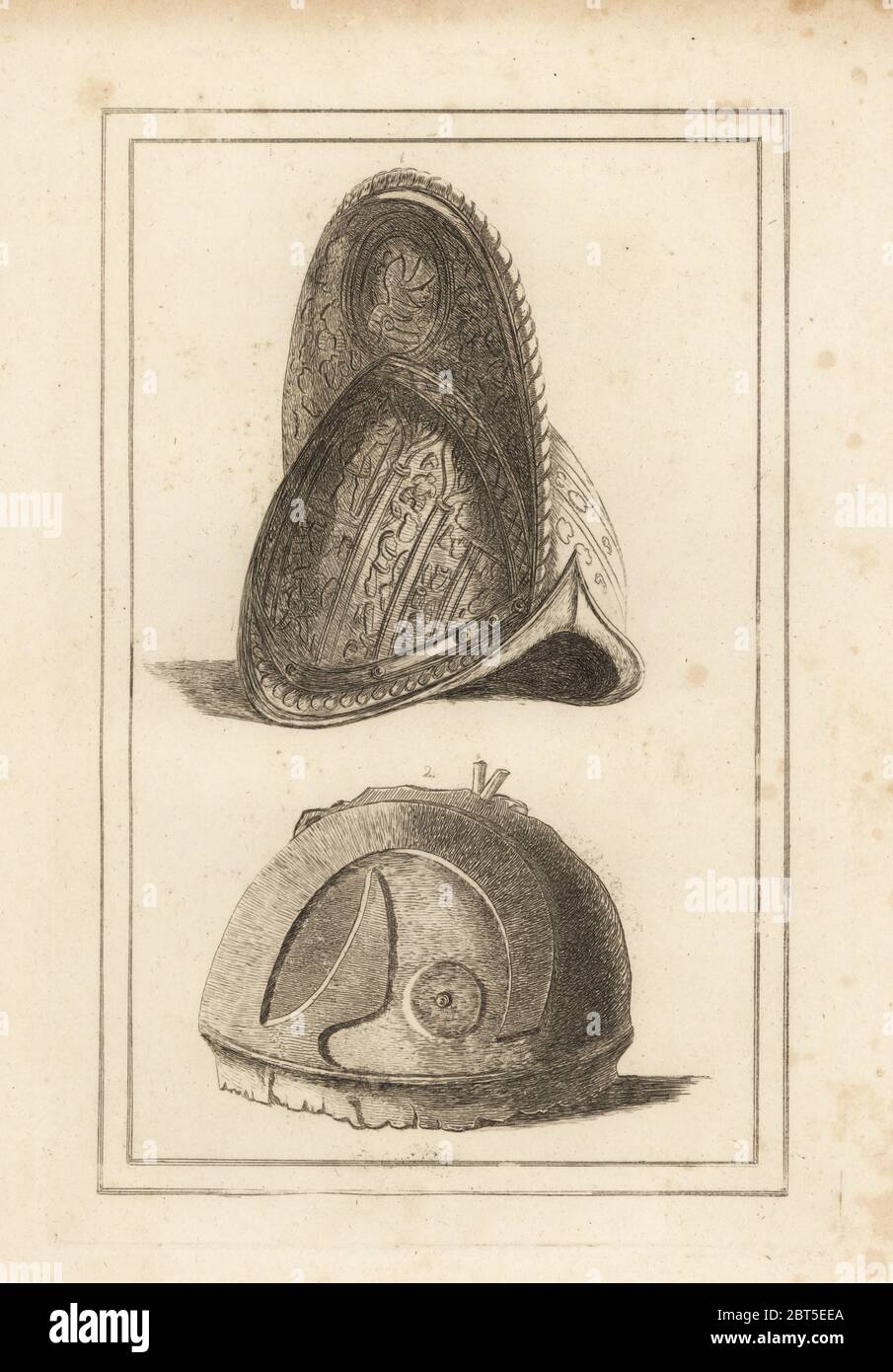 Veneziano antico morion casco ornati con trofei militari e un antico elmo romano trovato a Cannae. Incisione su rame di Francis Grose dell antichità militare nel rispetto di una storia dell'esercito inglese, Stockdale, Londra, 1812. Foto Stock