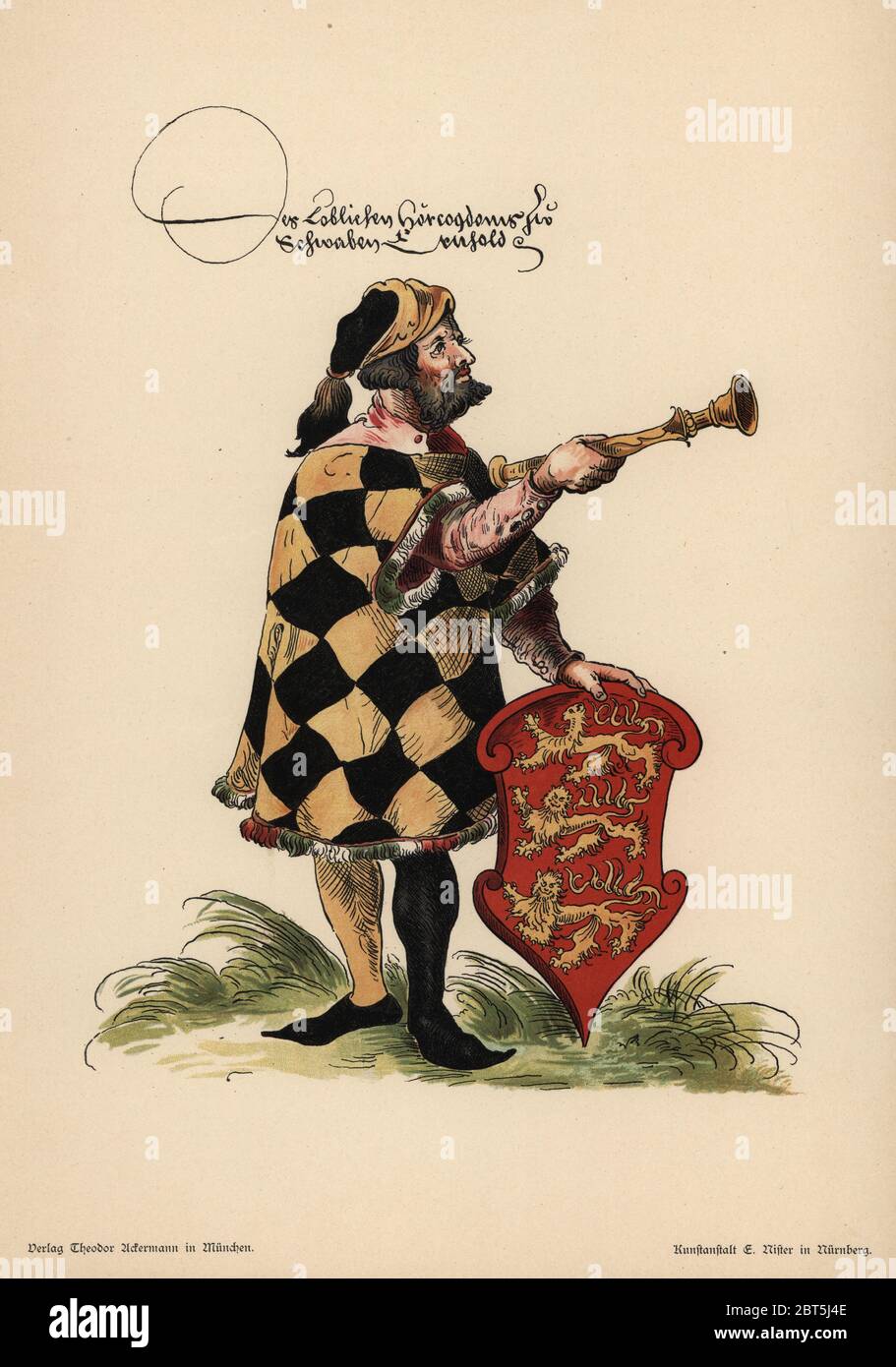 Araldo di Svevia, Herold der Schwabische. Egli indossa una tunica armorial in oro e nero losanghe, detiene una borchia gules, tre Lions passant o. Chromolithograph da Otto Watzelberger's Beitraege zum Formenschatz der Heraldik (contributi al vocabolario di araldica), Theodor Ackermann, Monaco, 1900. Otto Watzelberger era segretario del Koeniglich Bayerischen Haus-Ritter-Ordens vom heiligen Georg (Royal Casa Bavarese Ordine Equestre di San Giorgio). Foto Stock