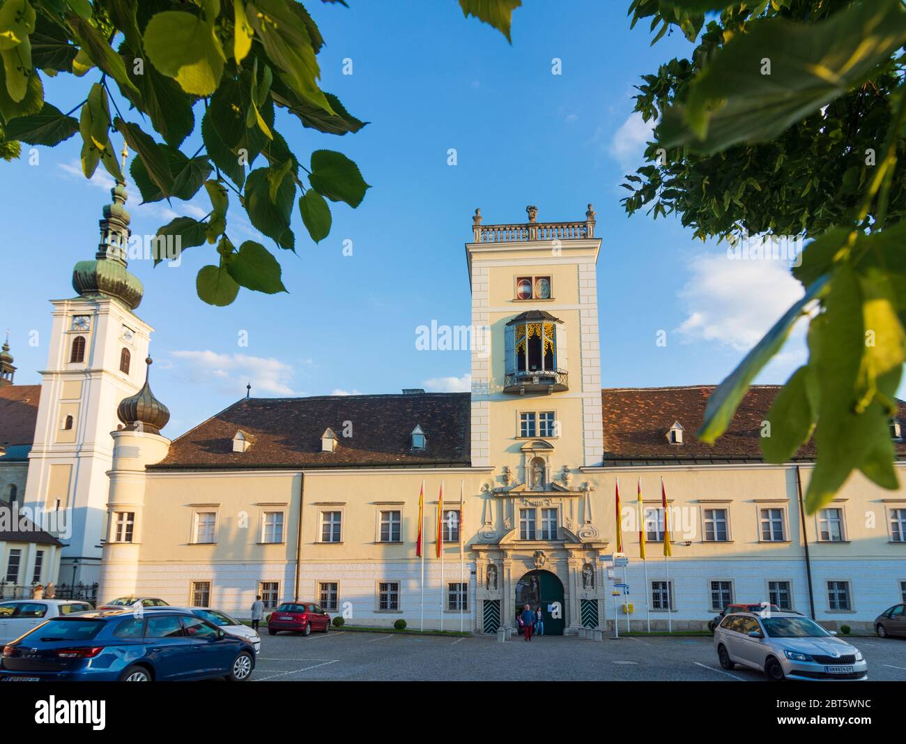 Heiligenkreuz: Abbazia di Stift Heiligenkreuz, porta principale, a Wienerwald, Bosco di Vienna, Niederösterreich, bassa Austria, Austria Foto Stock