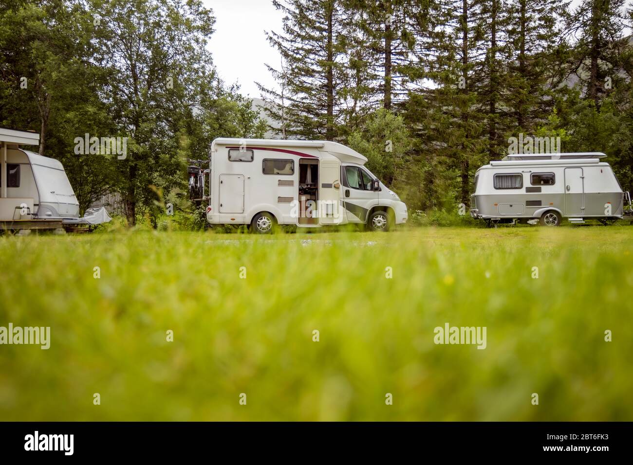 Vacanza per la famiglia travel RV, vacanza in camper, caravan auto vacanza. Foto Stock