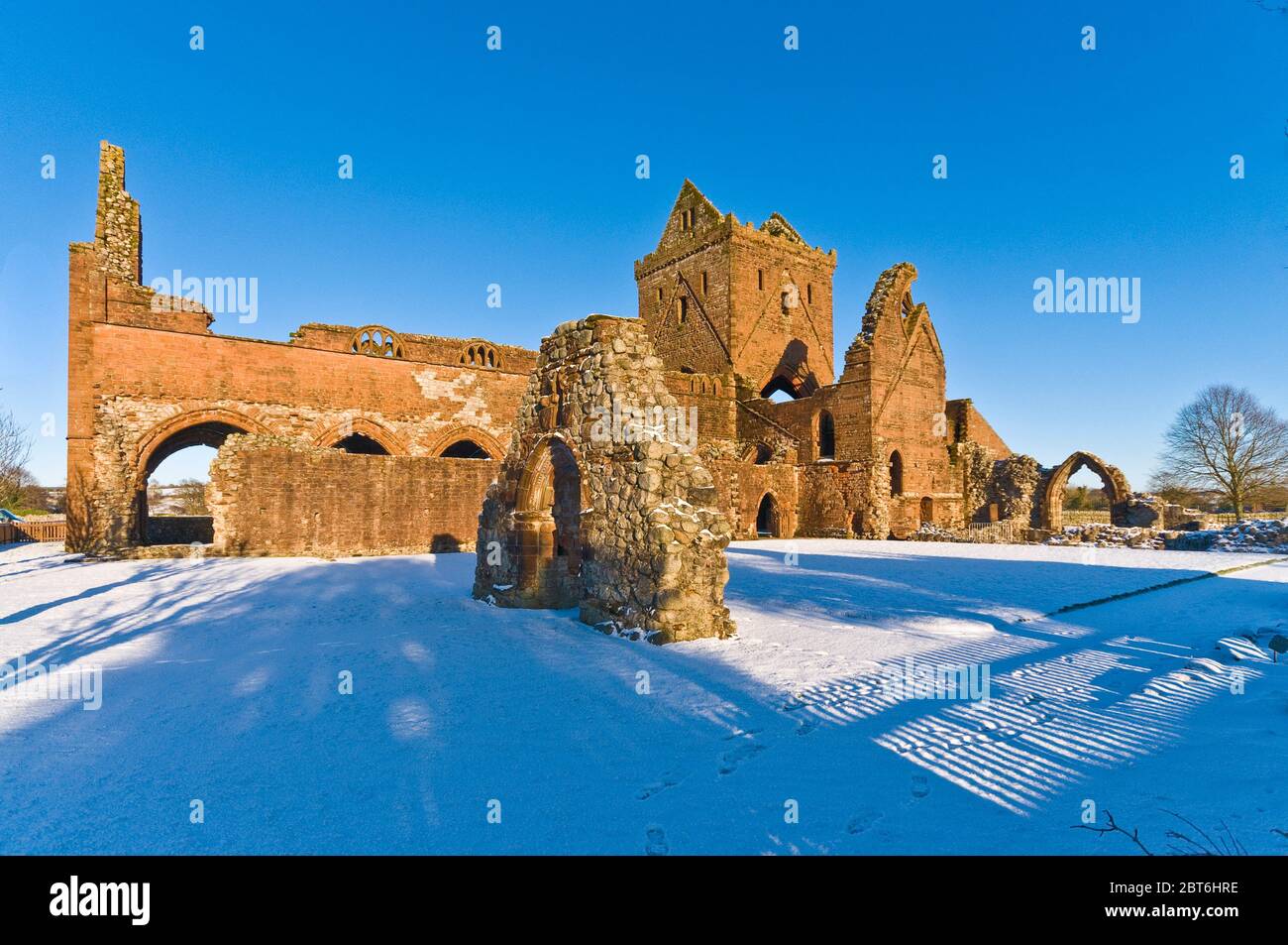 Sweetheart Abbey nella neve Foto Stock