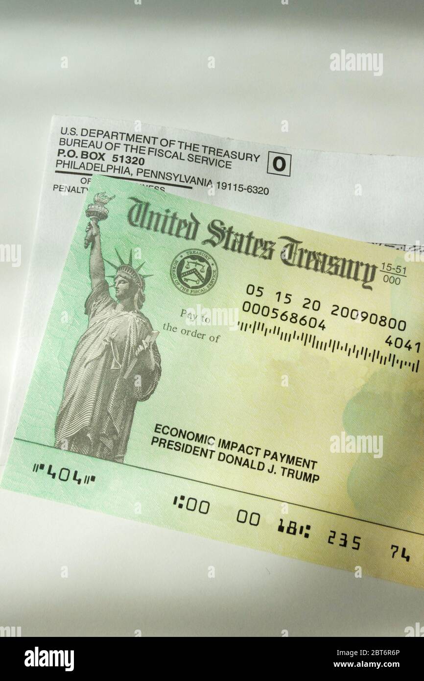 Impatto economico i controlli di pagamento sono stati ricevuti da tutti i cittadini idonei degli Stati Uniti, Stati Uniti d'America, 2020 Foto Stock