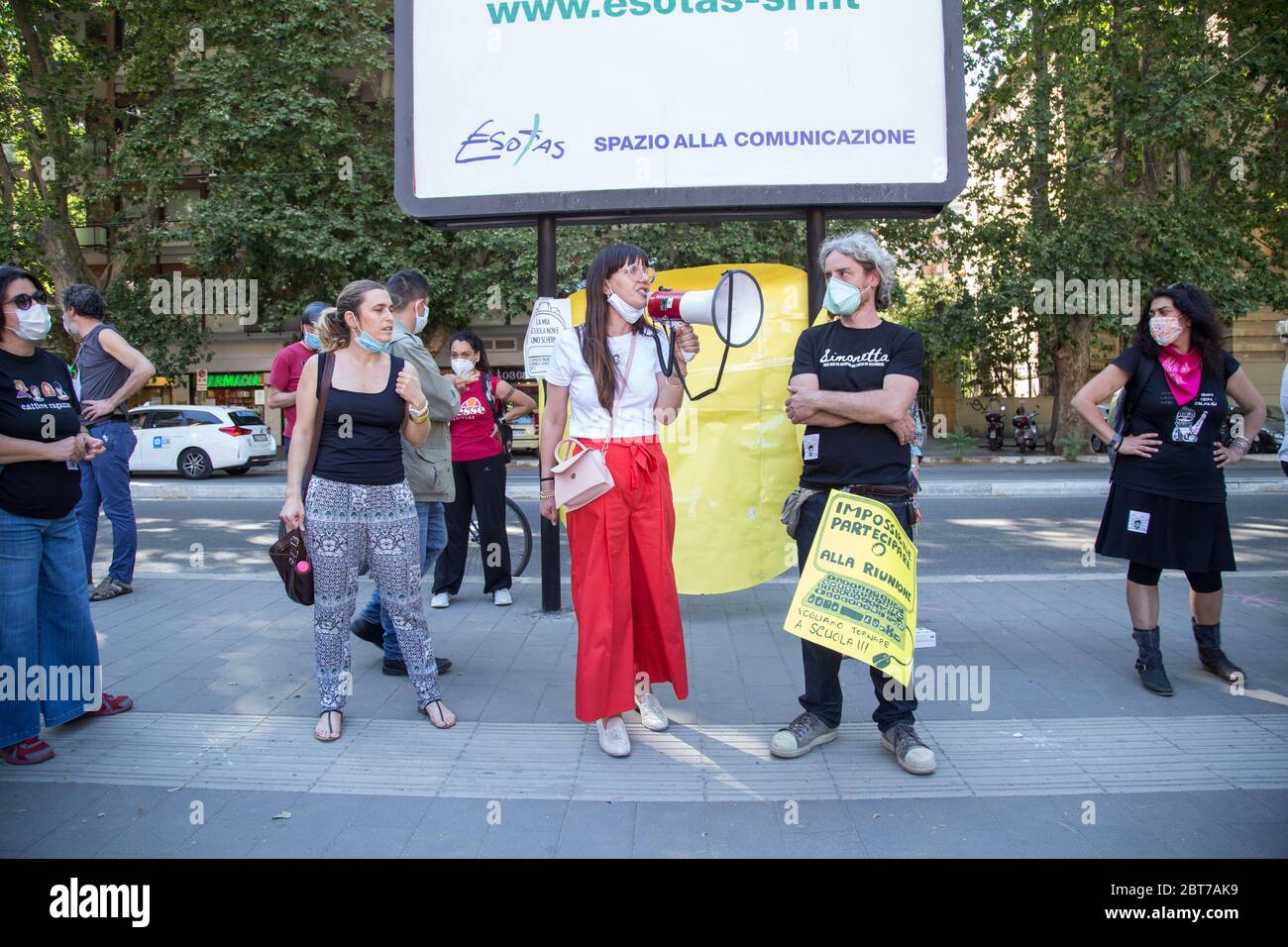 Roma, Italia. 23 maggio 2020. Manifestazione a Roma presso il MIUR organizzata dal Comitato 'priorità alla Scuola' con studenti, genitori, insegnanti (Foto di Matteo Nardone/Pacific Press) Credit: Pacific Press Agency/Alamy Live News Foto Stock