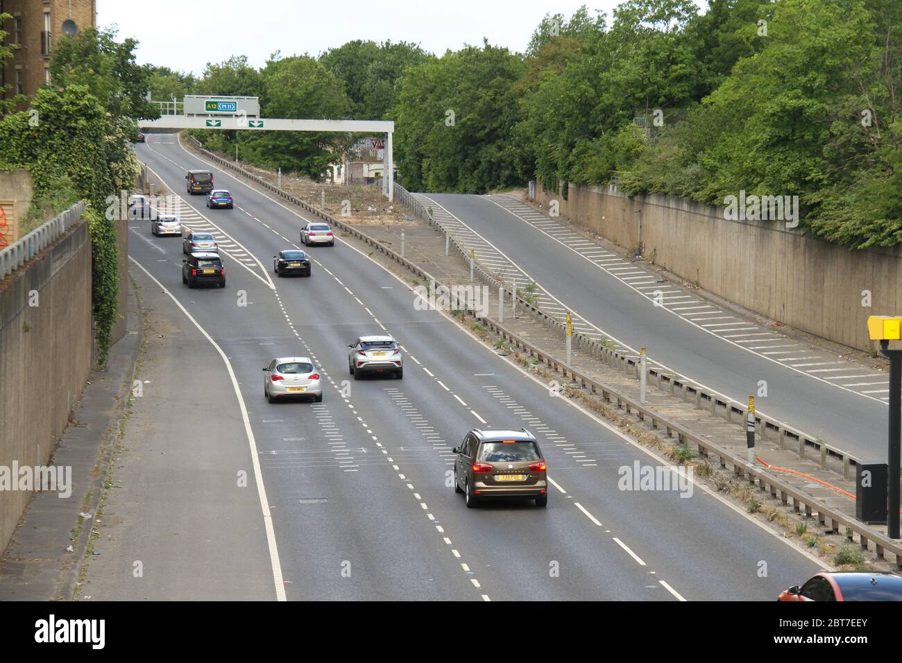 Londra - 23 maggio 2020: Traffico leggero sulla A12 tra Stratford e Hackney. Con la facilità di blocco in Inghilterra, il traffico ha Gradullay ha iniziato a prendere con alcune persone che opta per guidare ulteriormente da casa dopo nove settimane di blocco. Il governo ha chiesto al pubblico di 'allertare?, poiché le misure di blocco del coronavirus sono state parzialmente attenuate in Inghilterra. Foto: David Mbiyu / Alamy News Live Foto Stock