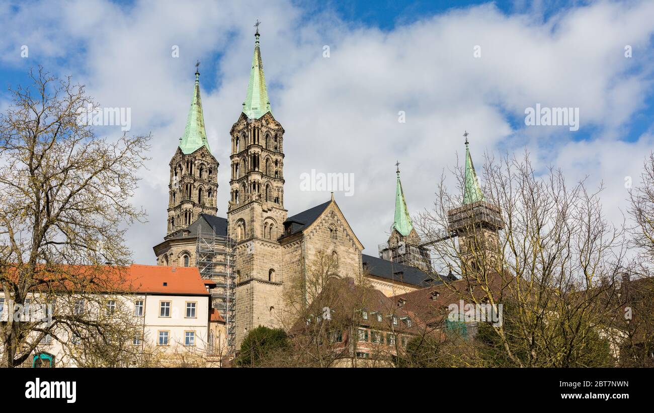 Panorama della Cattedrale di Bamberga (Bamberger Dom). Patrimonio dell'umanità dell'UNESCO dal 1993. Meta turistica e turistica popolare. Foto Stock