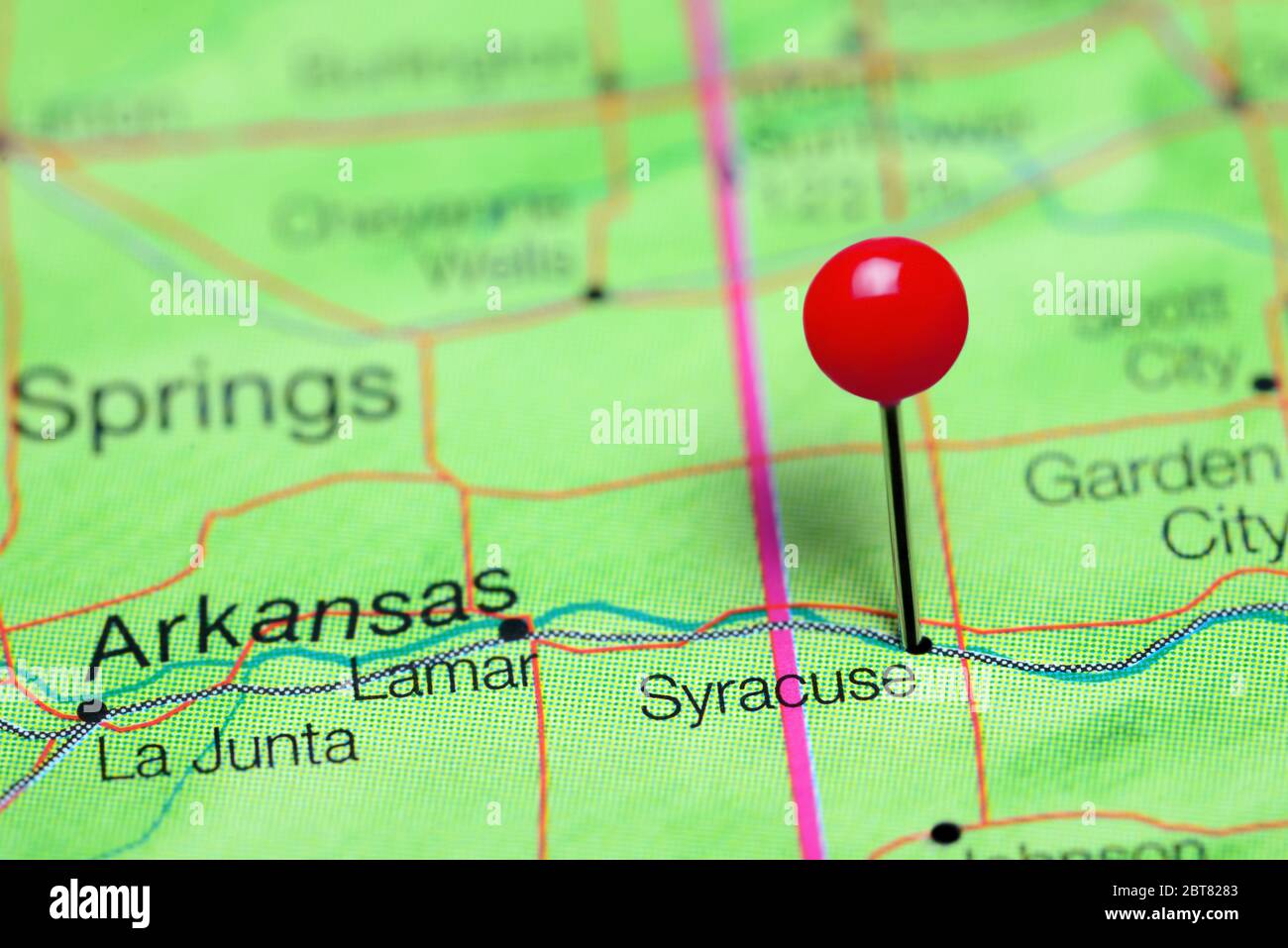 Siracusa è stato inchiodato su una mappa di Kansas, Stati Uniti Foto Stock