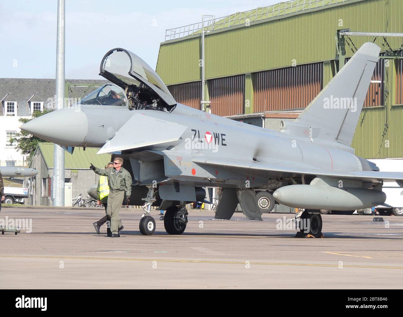 7L-WE, un Eurofighter EF-2000 Typhoon gestito dall'Aeronautica militare austriaca, presso la RAF Leuchars a Fife, Scozia. Foto Stock