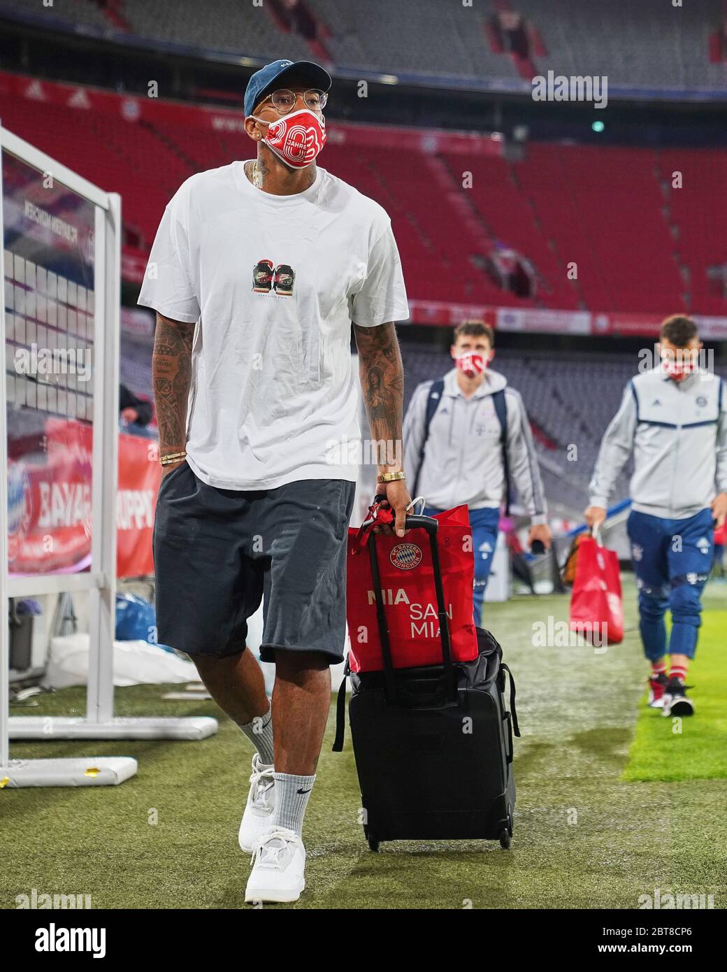 Muenchen, Deutschland, 23. 2020 maggio, Jerome BOATENG (FCB 17) beim Spiel 1.Bundesliga FC BAYERN MUENCHEN - EINTRACHT FRANCOFORTE 5-2 in der Saison 2019/2020 am 27.Spieltag. © Peter Schatz / Pool / Alamy Live News - le NORMATIVE DFL VIETANO QUALSIASI USO DI FOTOGRAFIE come SEQUENZE DI IMMAGINI e/o QUASI-VIDEO - Notizie nazionali e internazionali - Agenzie DI stampa SOLO per uso editoriale Foto Stock