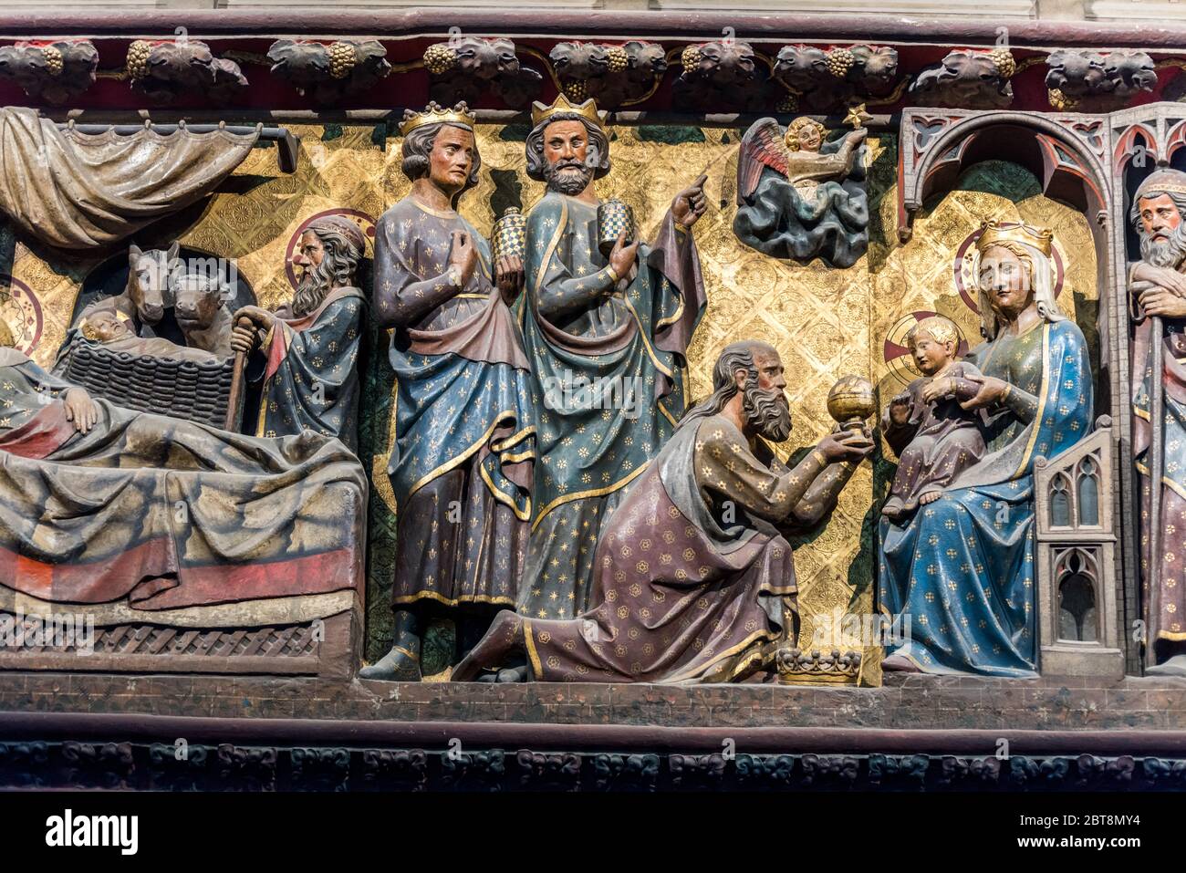 Statua religiosa all'interno della Notre-Dame de Paris prima del grande fuoco, una cattedrale cattolica medievale sull'Ile de la Cite nel 4 ° arrondissement Foto Stock