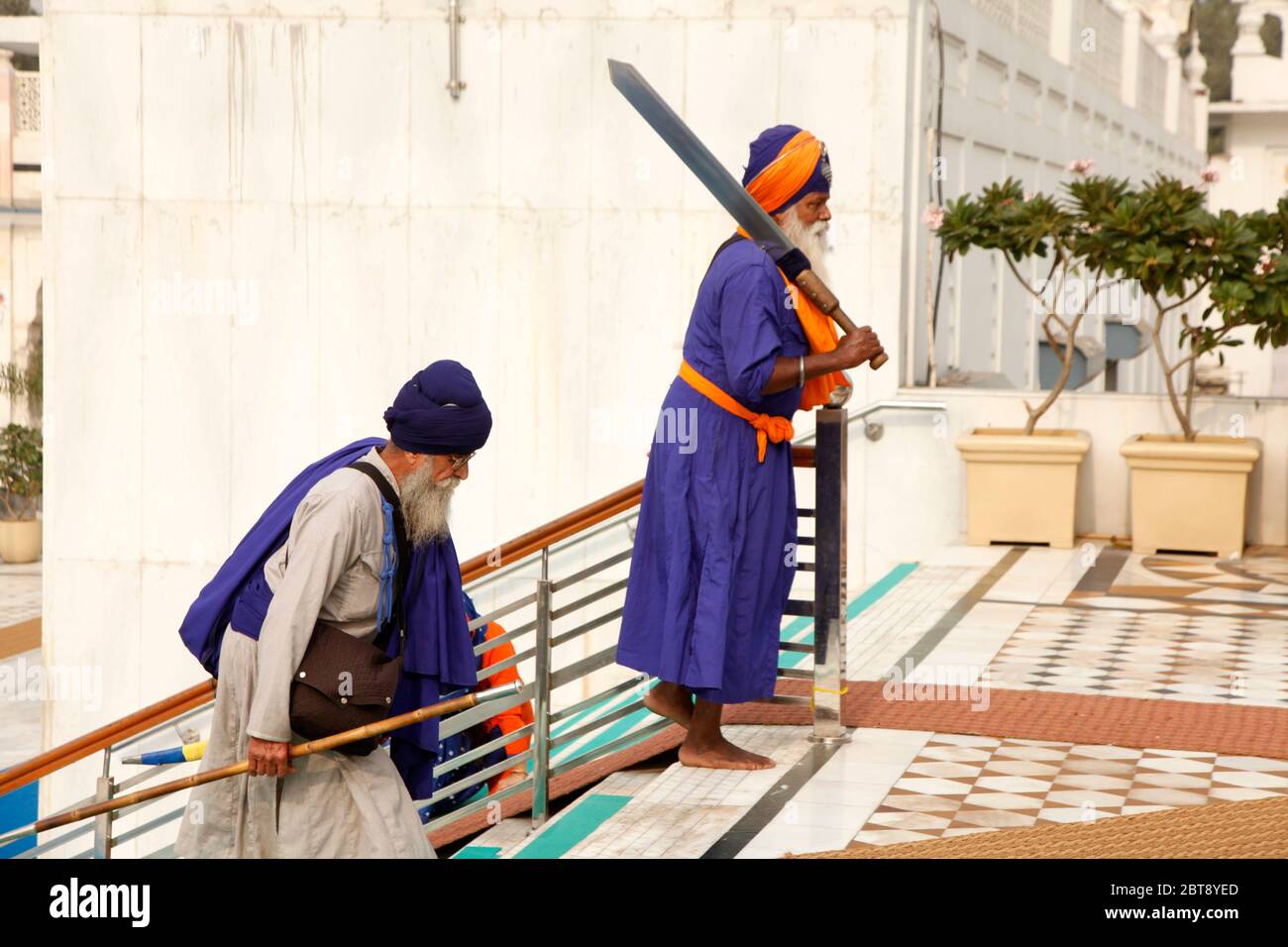 Ritratto di un uomo Sikh, Ritratto di un uomo Sikh indiano in turbante con bushy, Nuova Delhi, India. Asia (Foto Copyright © Saji Maramon) Foto Stock