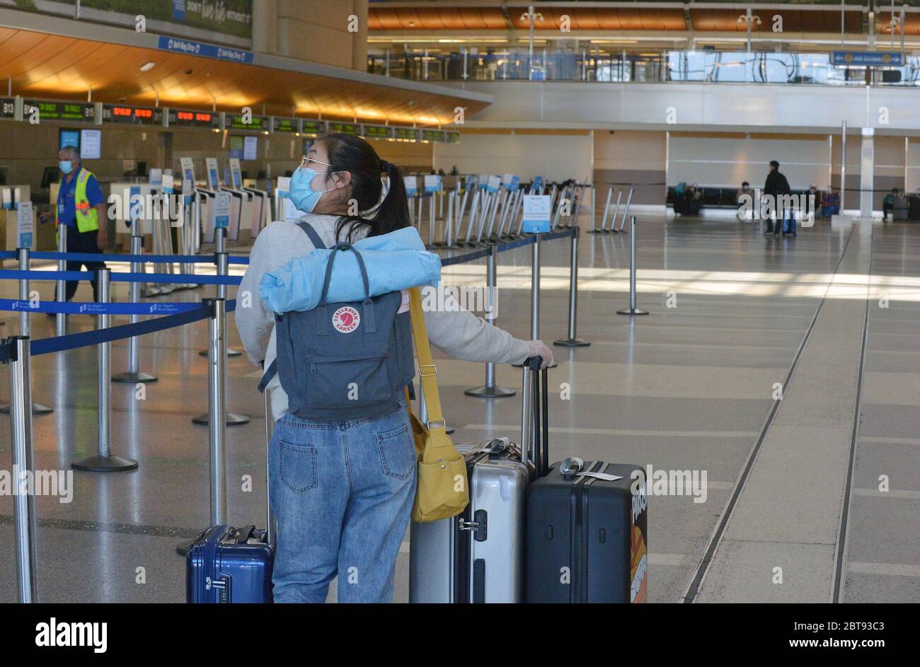 Culver City, Stati Uniti. 24 maggio 2020. Il terminal internazionale di Tom Bradley è vuoto, poiché l'epidemia di coronavirus ha portato il traffico passeggeri a LAX a una fermata a Los Angeles sabato 23 maggio 2020. Il numero di persone che viaggiano in aereo è sceso di circa il 96% in mezzo alla pandemia del coronavirus, secondo diversi parametri. Foto di Jim Ruymen/UPI Credit: UPI/Alamy Live News Foto Stock