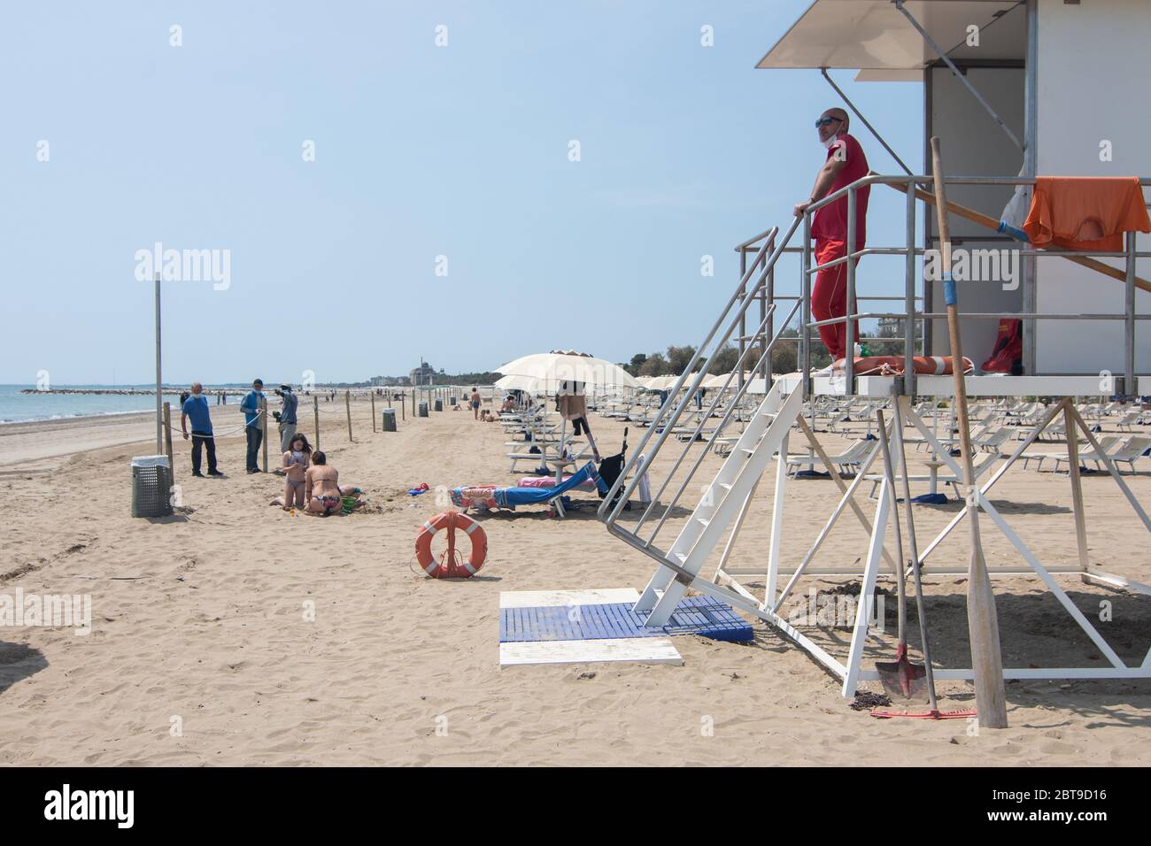 VENEZIA, ITALIA - MAGGIO: Le spiagge riaprono a Lido il 23 maggio 2020 a Venezia. Le spiagge della regione veneta si sono riaperte, subordinatamente Foto Stock