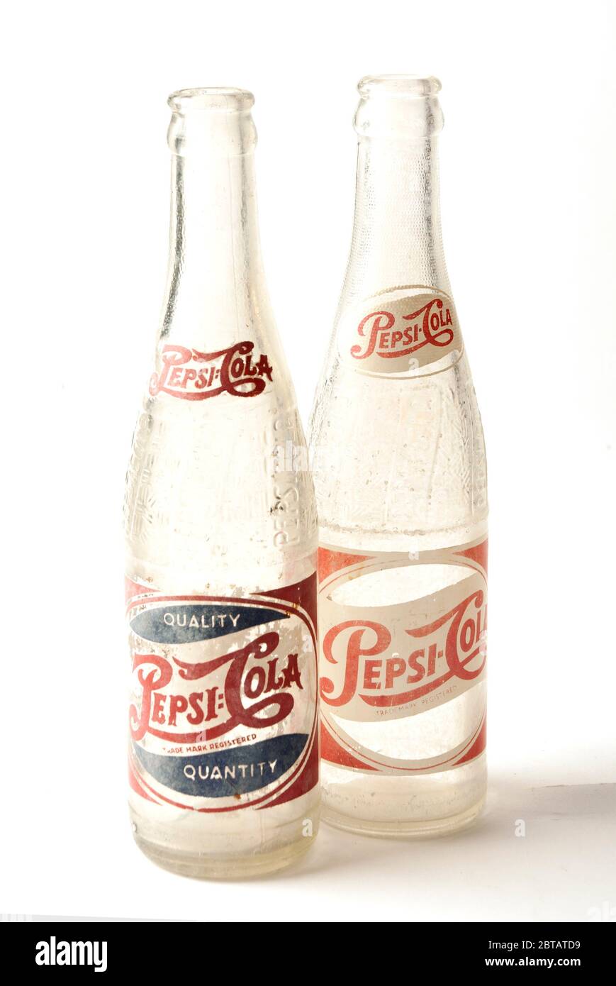 Vecchie bottiglie di vetro PepsiCola Foto Stock
