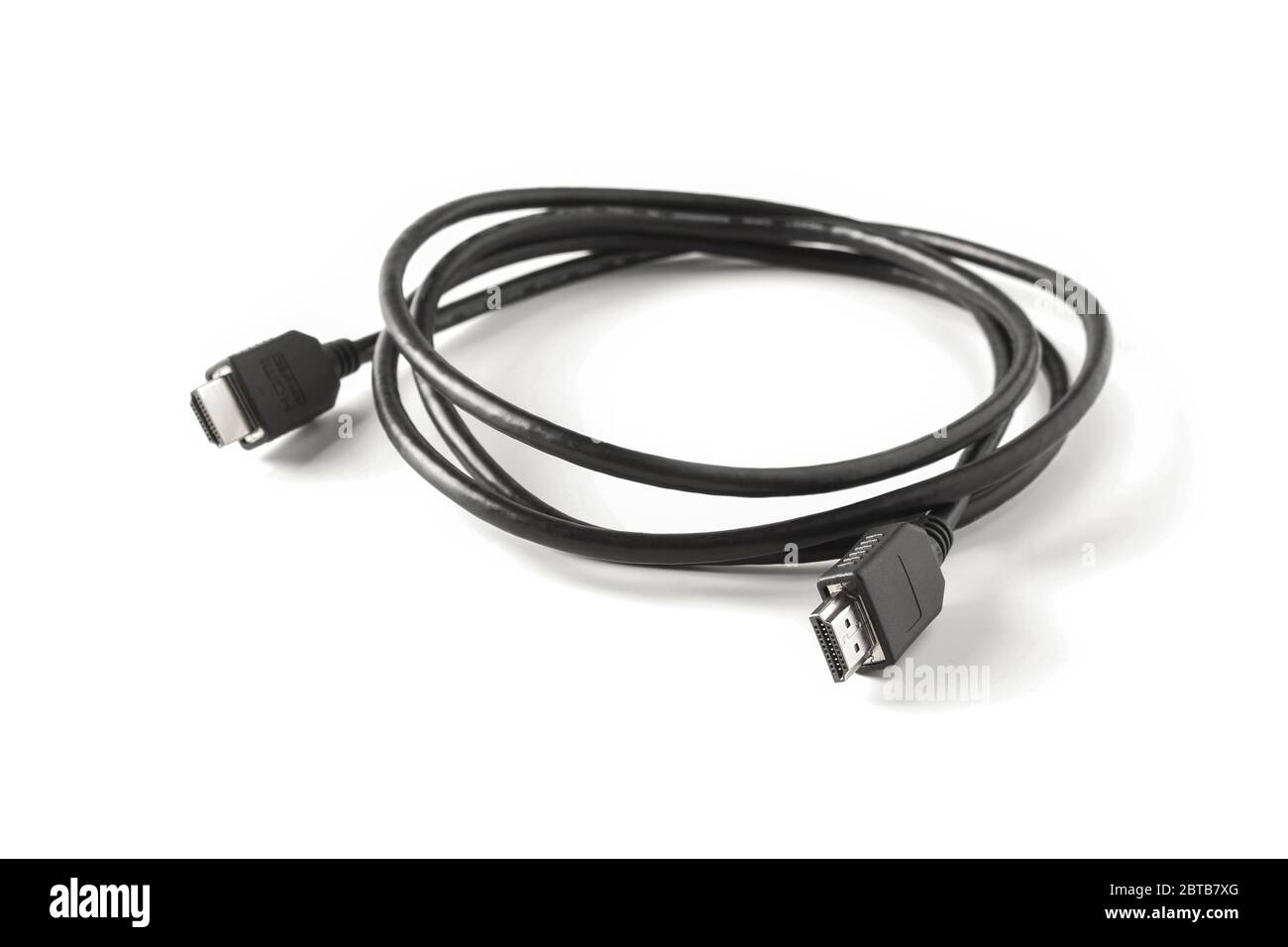 Primo piano del cavo HDMI isolato su sfondo bianco Foto Stock