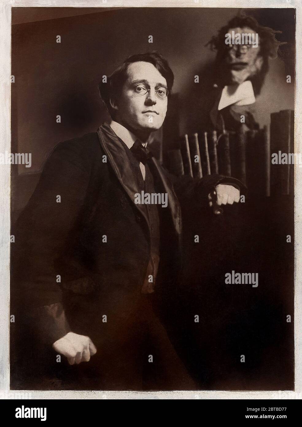 1891 ca, USA : il pittore americano JOHN French SLOAN ( 1871 - 1951 ), fondatore della scuola di Ashccan . - RITRATTO - ritratto - ARTE - ARTE - PITTURA - PITTURA - pittura - occhiale da vista --- ARCHIVIO GBB Foto Stock