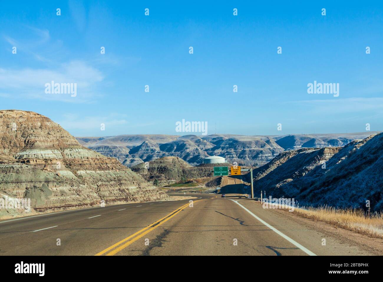 Drumheller, Alberta, Canada, area turistica nel sud Alberta, sito di Badland canadese e fossili di dinosauro con Royal Tyrell Museum di dinosauri. Foto Stock