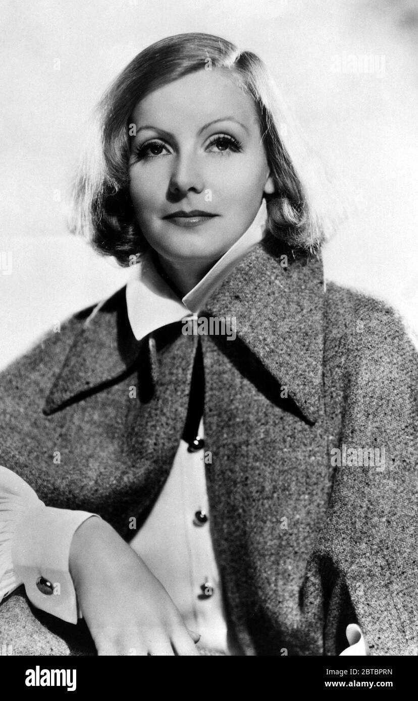 L'attrice svedese Greta Garbo (Retrospettiva), (nata il 18 settembre 1905, morì il 15 aprile 1990 all'età di 84 anni) come Zara (nota anche come Contessa Maria Varelli), in 'As You Desire Me' diretto da George Fitzmaurice (1932) MGM. Riferimento file n. 34000-179THA Foto Stock