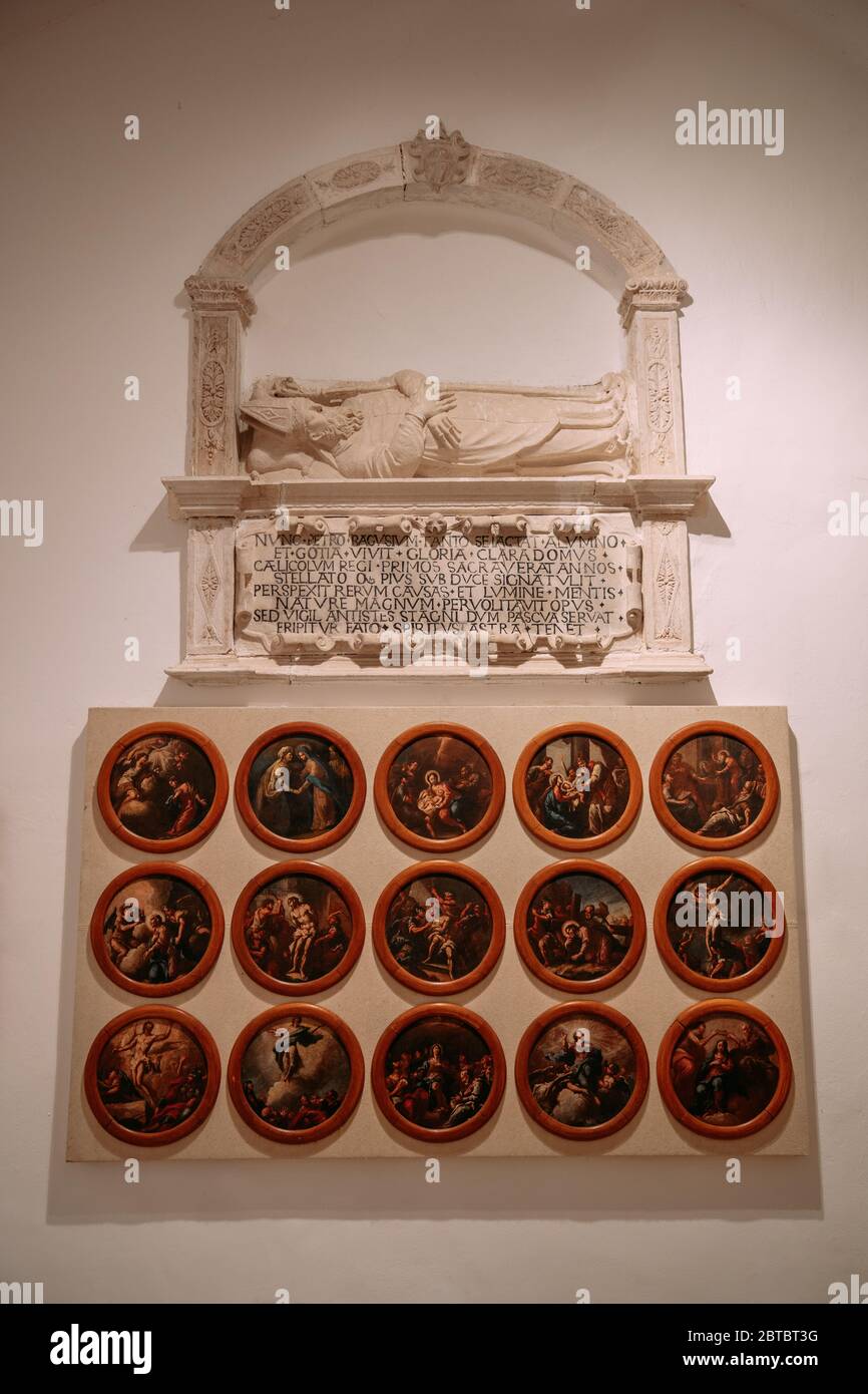 Cripta all'interno di un monastero domenicano a Dubrovnik, Croazia. Foto Stock