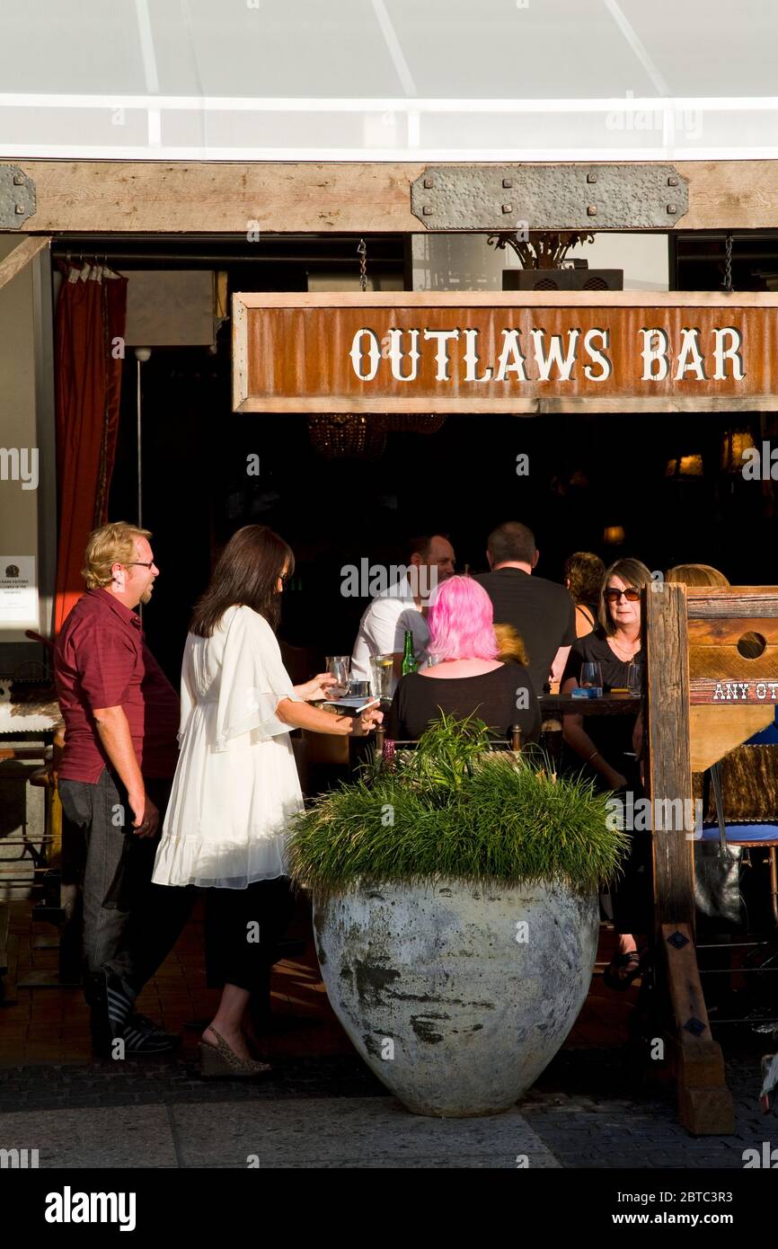 Outwaws Bar nel Porto Viaduct, Auckland, Isola del Nord, Nuova Zelanda Foto Stock