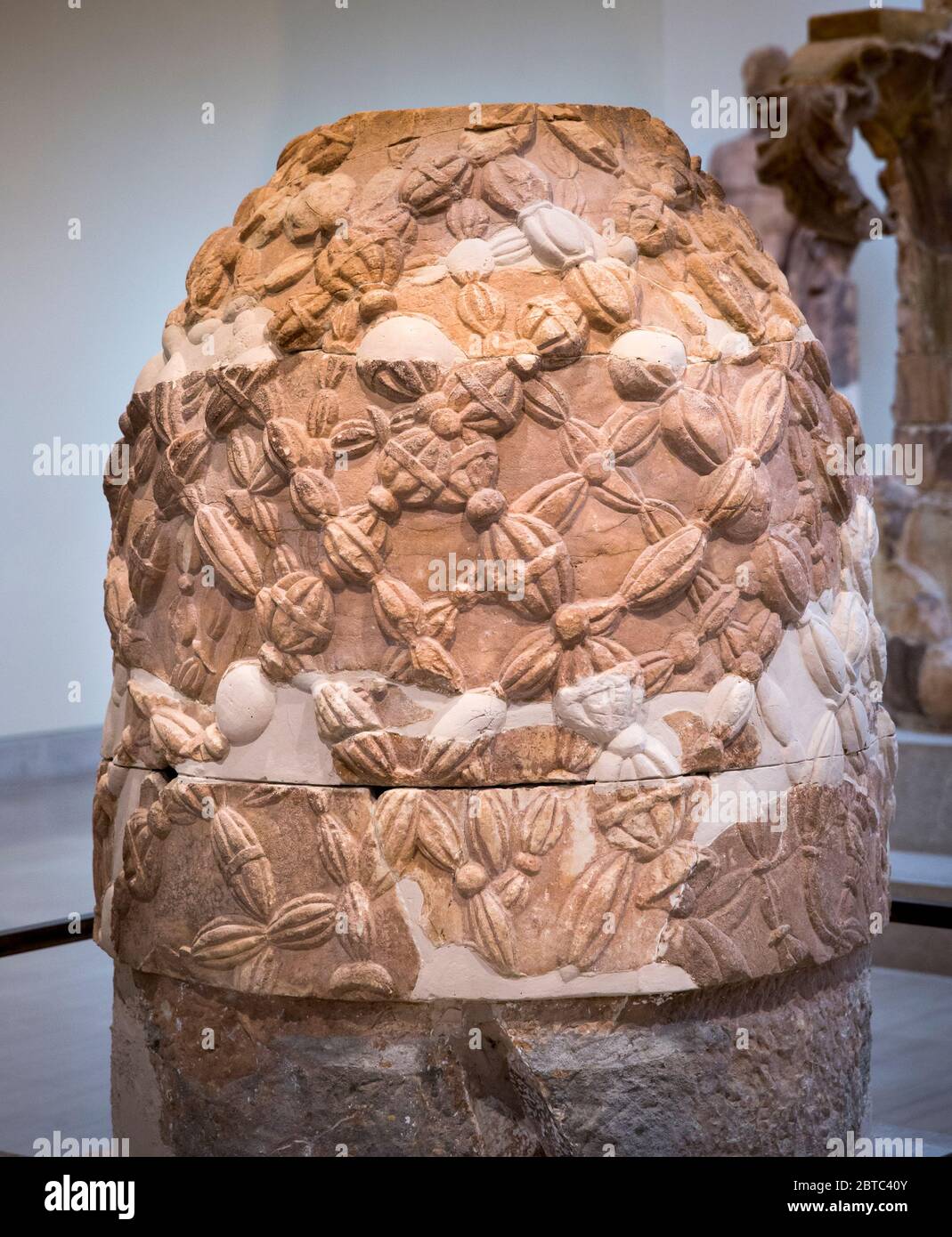 Il marmo ellenistico Omphalos, ricostruito nel Museo Archeologico di Delfi in Grecia - gli omfalos marmorei sono stati trovati nella zona fino a Th Foto Stock