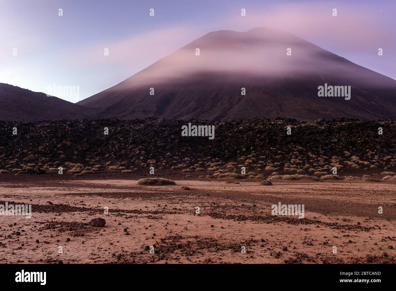 Mt Ngauruhoe, Parco Nazionale di Tongoriro, Nuova Zelanda, febbraio 2020 Foto Stock