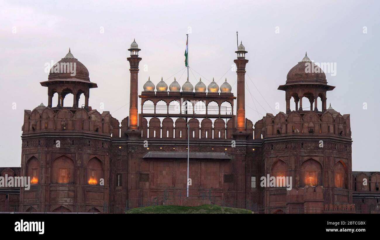 un colpo vicino di forte rosso al crepuscolo nella vecchia delhi, india Foto Stock