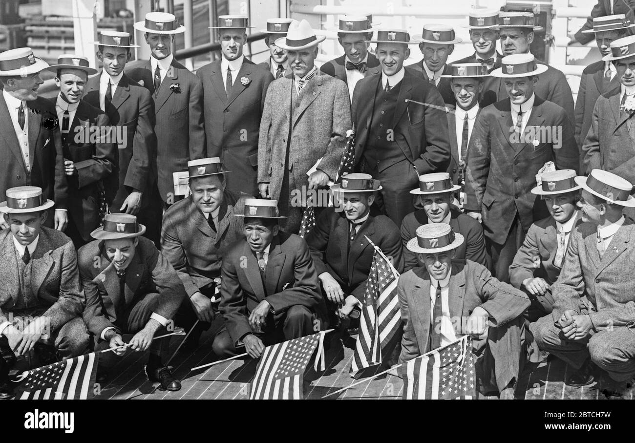 Atleti Olimpici americani a bordo della nave Red Star Line Finlandia ca. 1912 Foto Stock