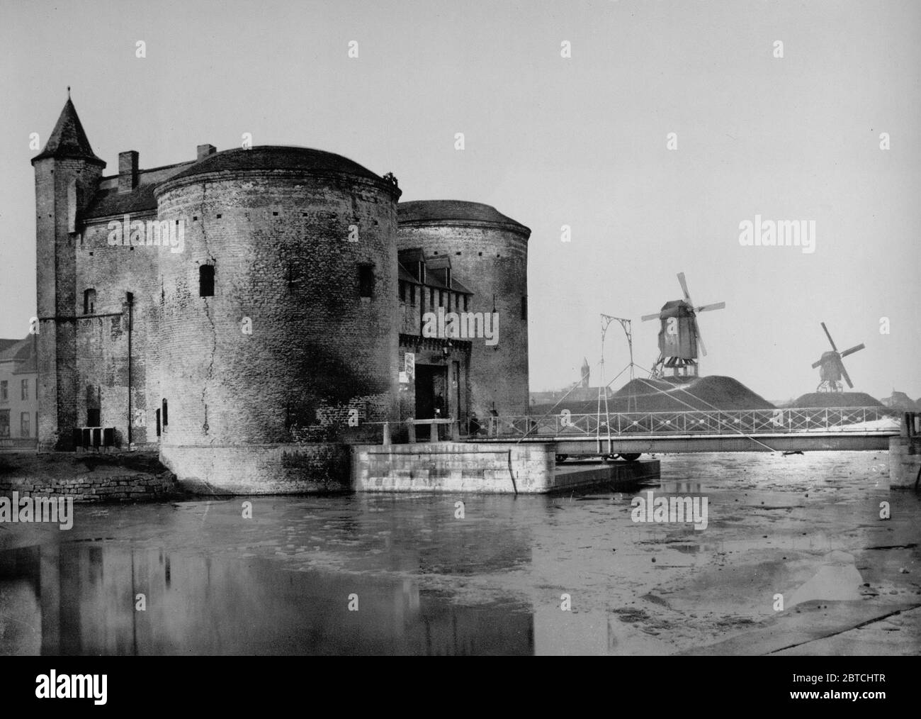 St. Croix gate, Bruges, Belgio ca. 1890-1900 Foto Stock