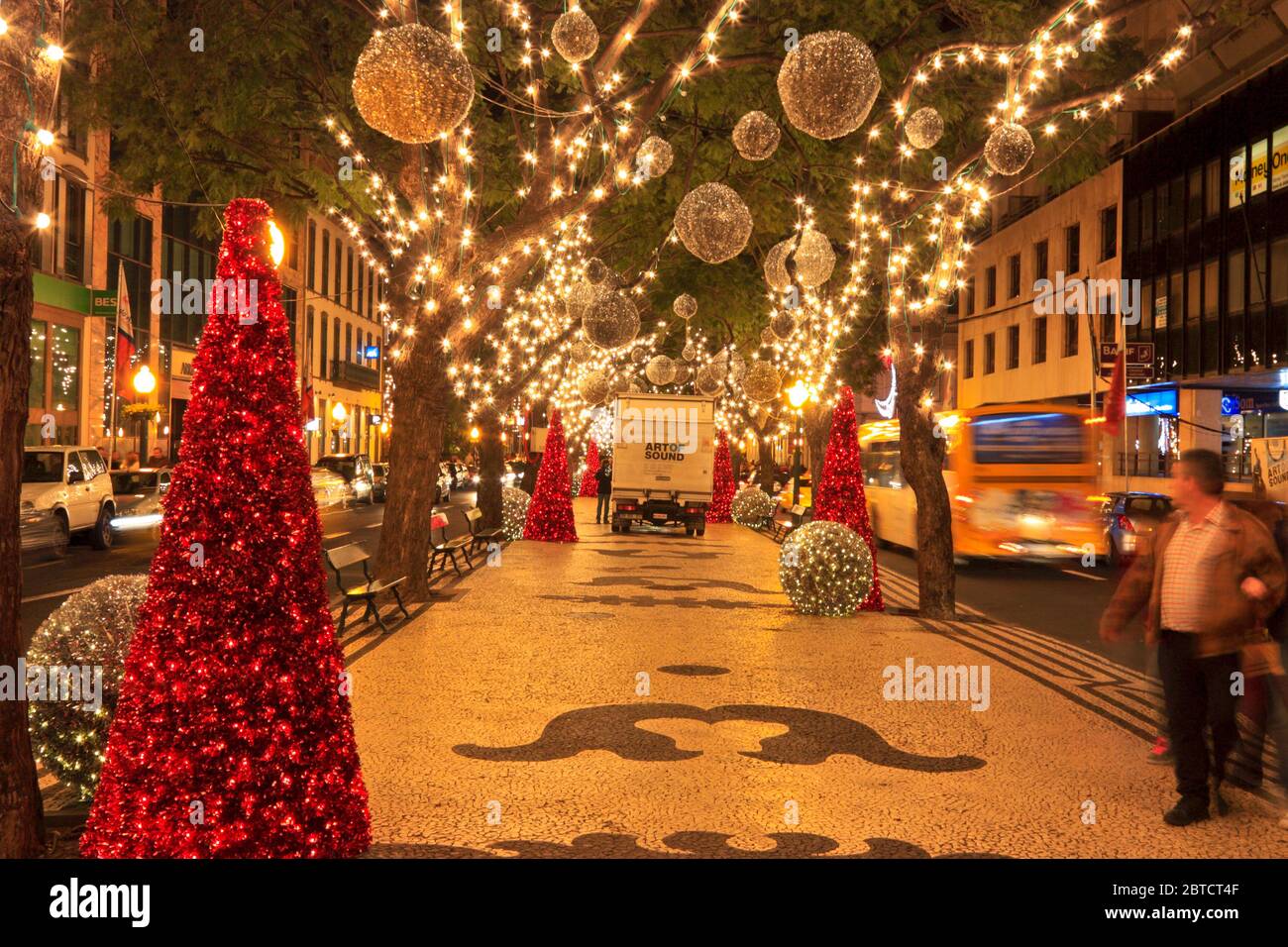 Luci di Natale e decorazione a Funchal, Madeira Foto Stock