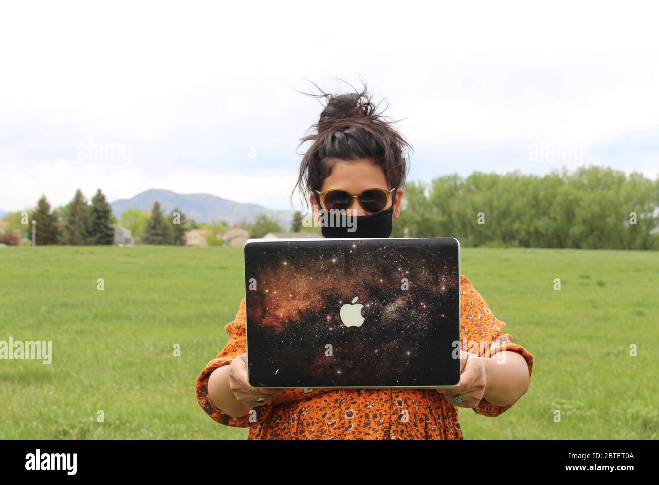 Lavorare da casa durante Covid Foto Stock
