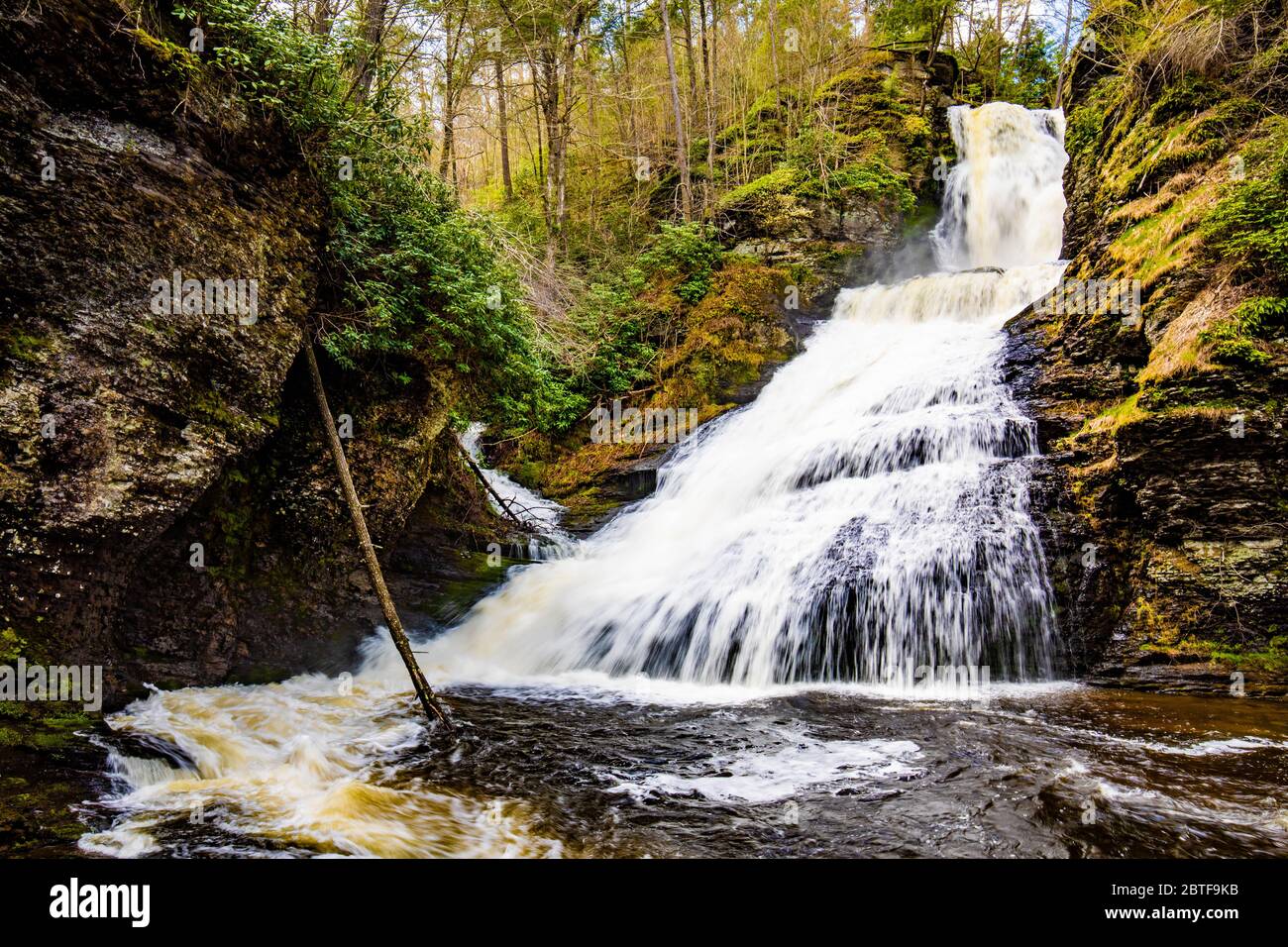 Scenic Dingmans Falls in Delaware Township luogo di destinazione turistica Foto Stock