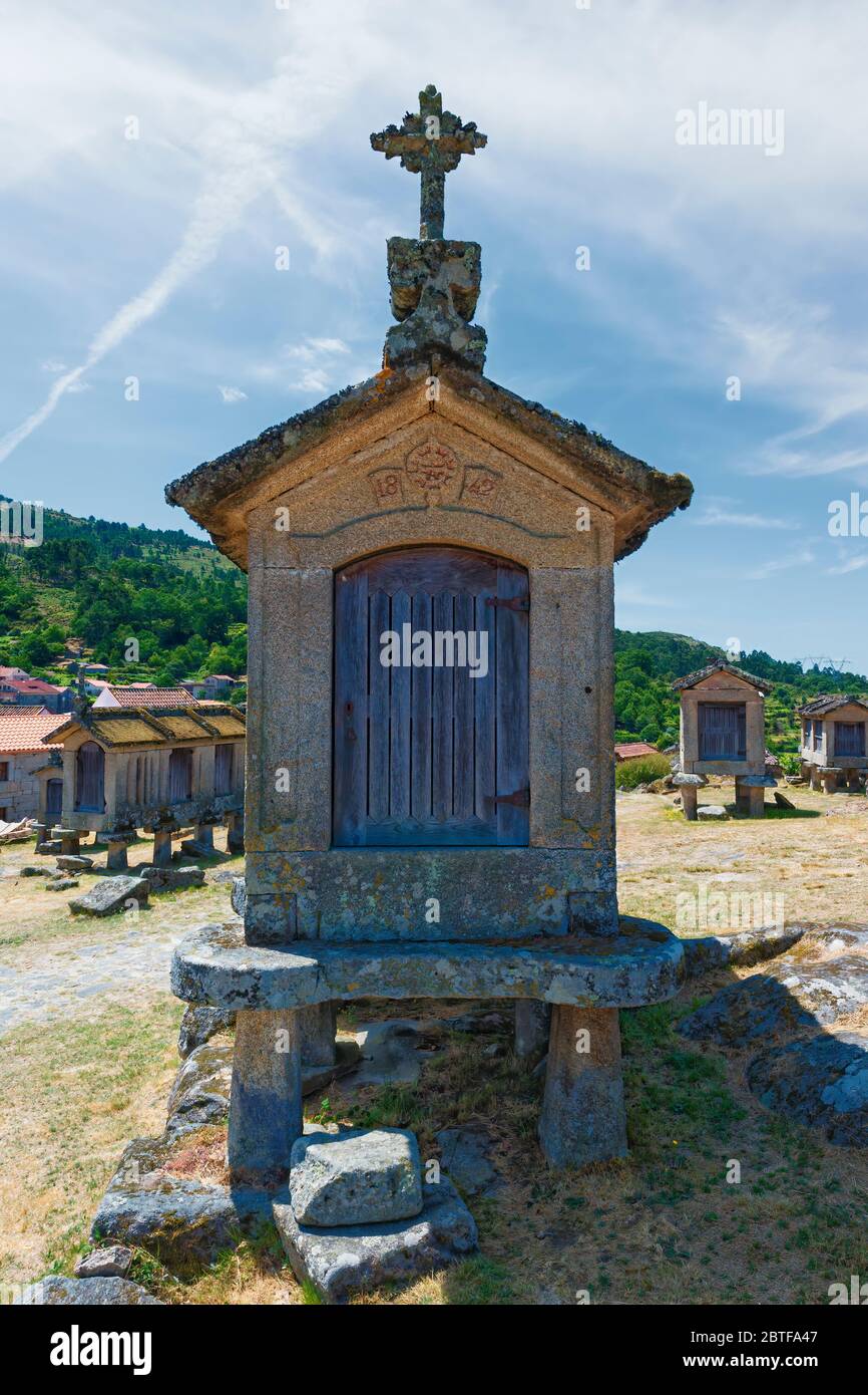 Espigueiros Tradizionale, Granary, Lindoso, Parco Nazionale Peneda Geres, Provincia Minho, Portogallo Foto Stock