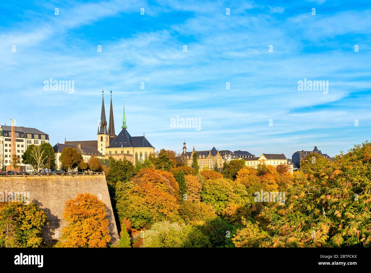 Vista della Ville Haute e Parcs de la Pétrusse, Lussemburgo, Lussemburgo Foto Stock