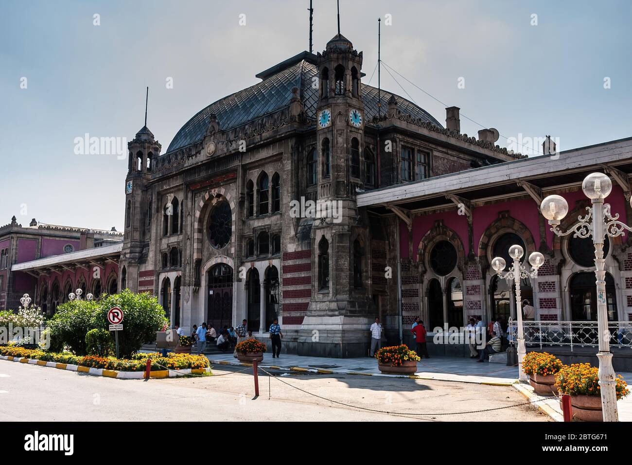 Istanbul, Turchia - 20 agosto 2008: Stazione ferroviaria Sirkeci Foto Stock