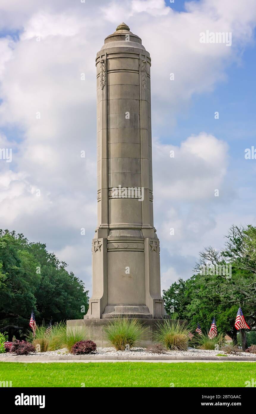 Un monumento nel cimitero nazionale di Biloxi è raffigurato, 23 maggio 2020, a Biloxi, Mississippi. Foto Stock