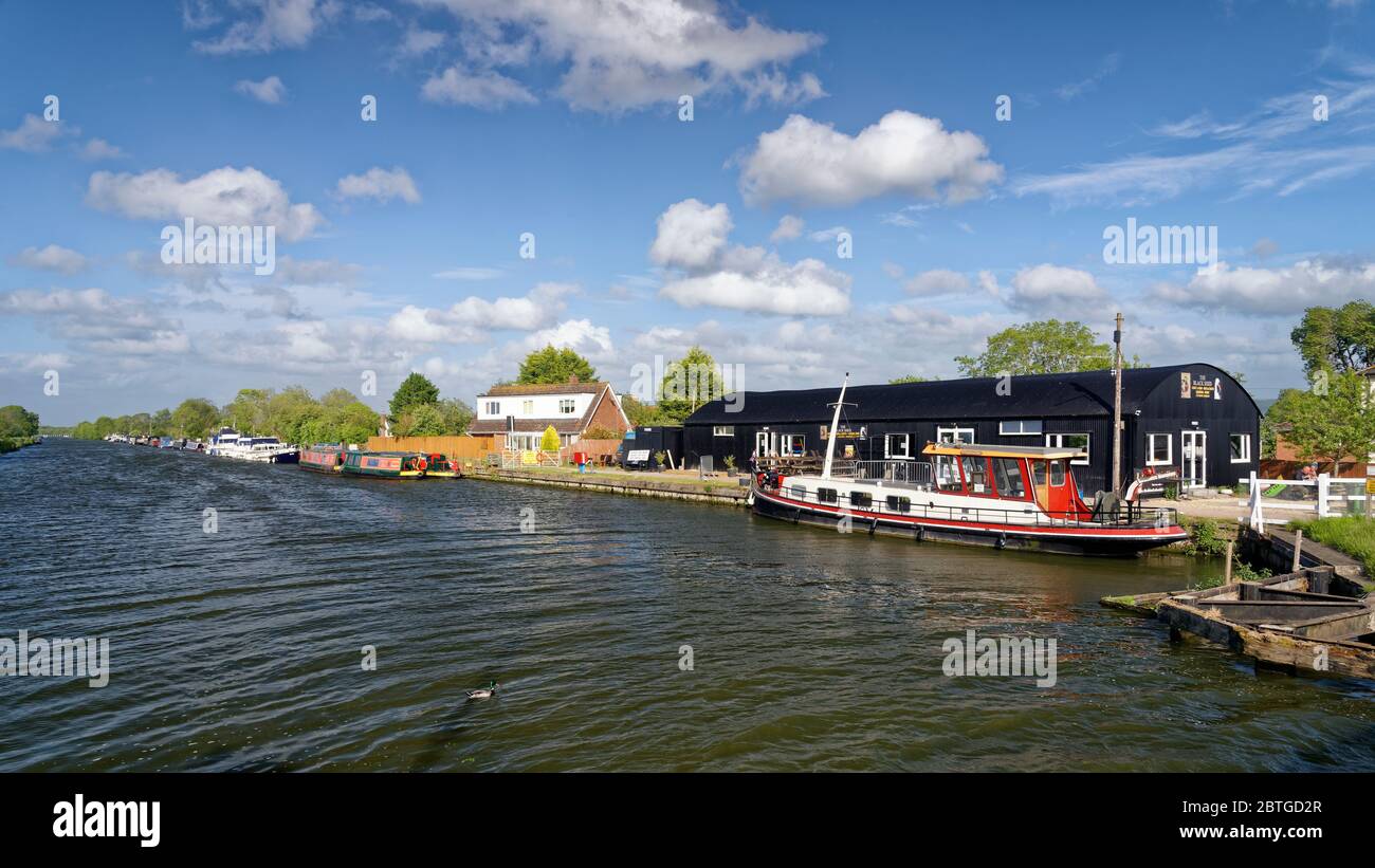 Il Gloucester e Sharpness Canal a Patch Bridge, Slimbridge, Gloucestershire, Regno Unito Foto Stock