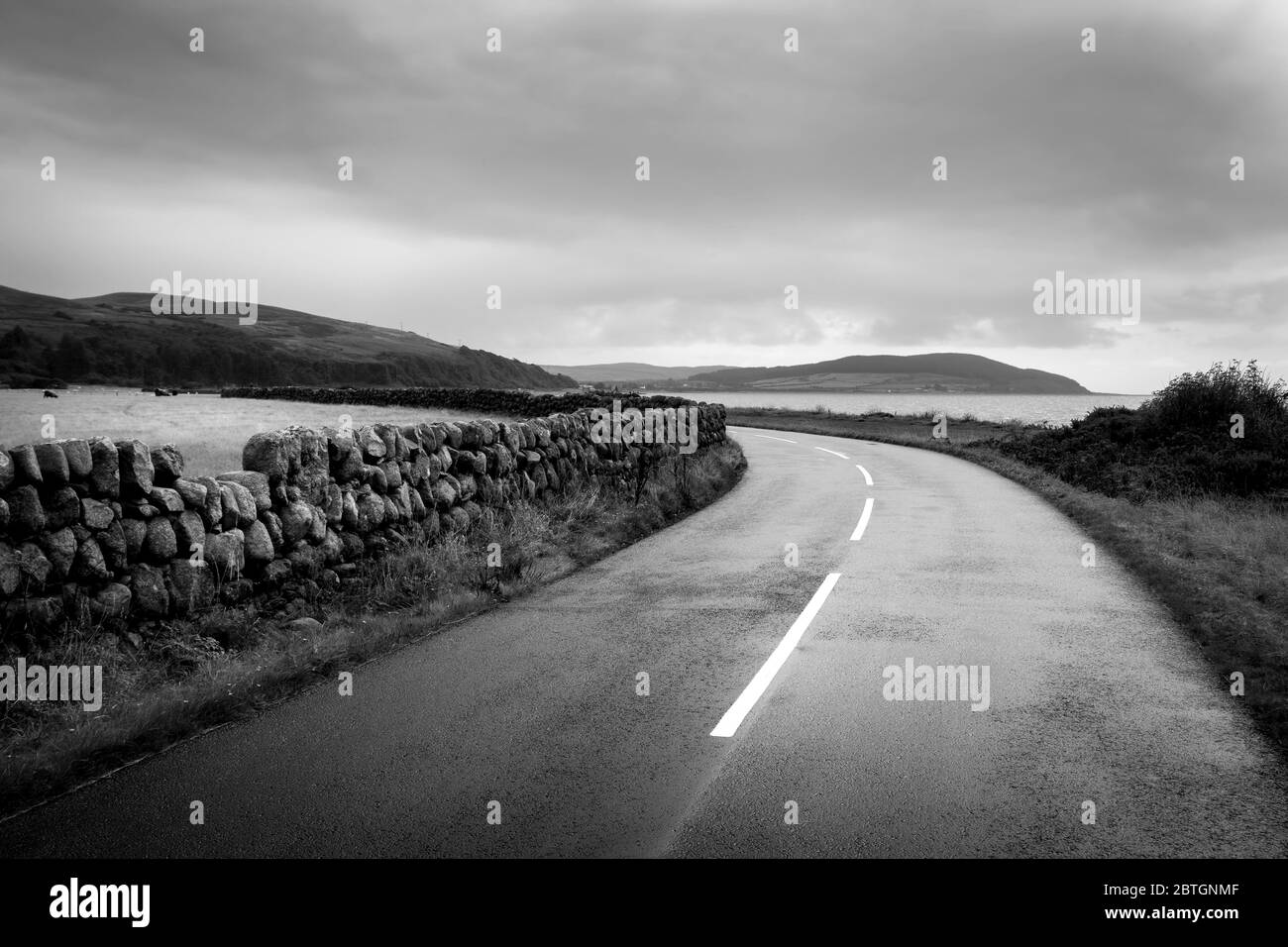 Strada nelle highland scozzesi Foto Stock