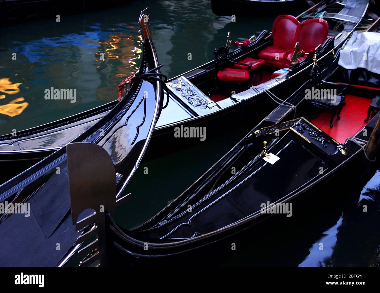 Gondole veneziane - un'icona culturale di Venezia, Italia Foto Stock