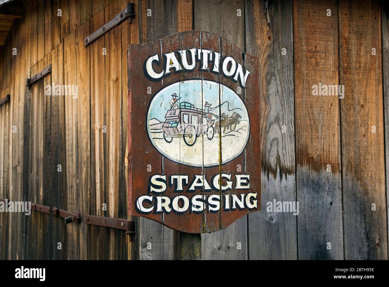 Insegna di carrozza a terra presso il Columbia state Historic Park, Gold Country, California, USA Foto Stock