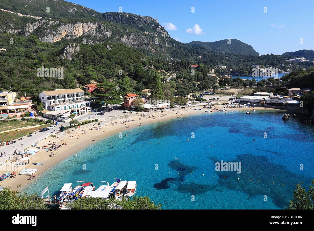 Paleokastritsa sull'isola di Corfù nel Mar Ionio Foto Stock