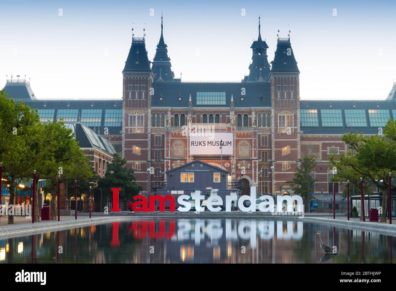 Il Rijksmuseum Amsterdam con le parole IAMSTERDAM ad Amsterdam, Paesi Bassi. Museo nazionale Foto Stock