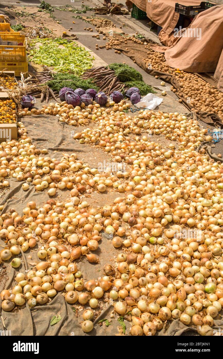 Cipolle per vendita a marktet in Inca, Mallorca Foto Stock