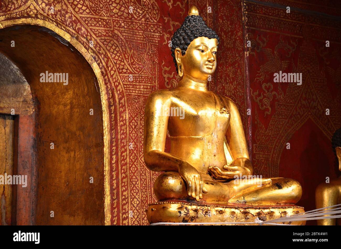 Phra Buddha Sihing statua a Wat Phra Singh a Chiang mai Foto Stock