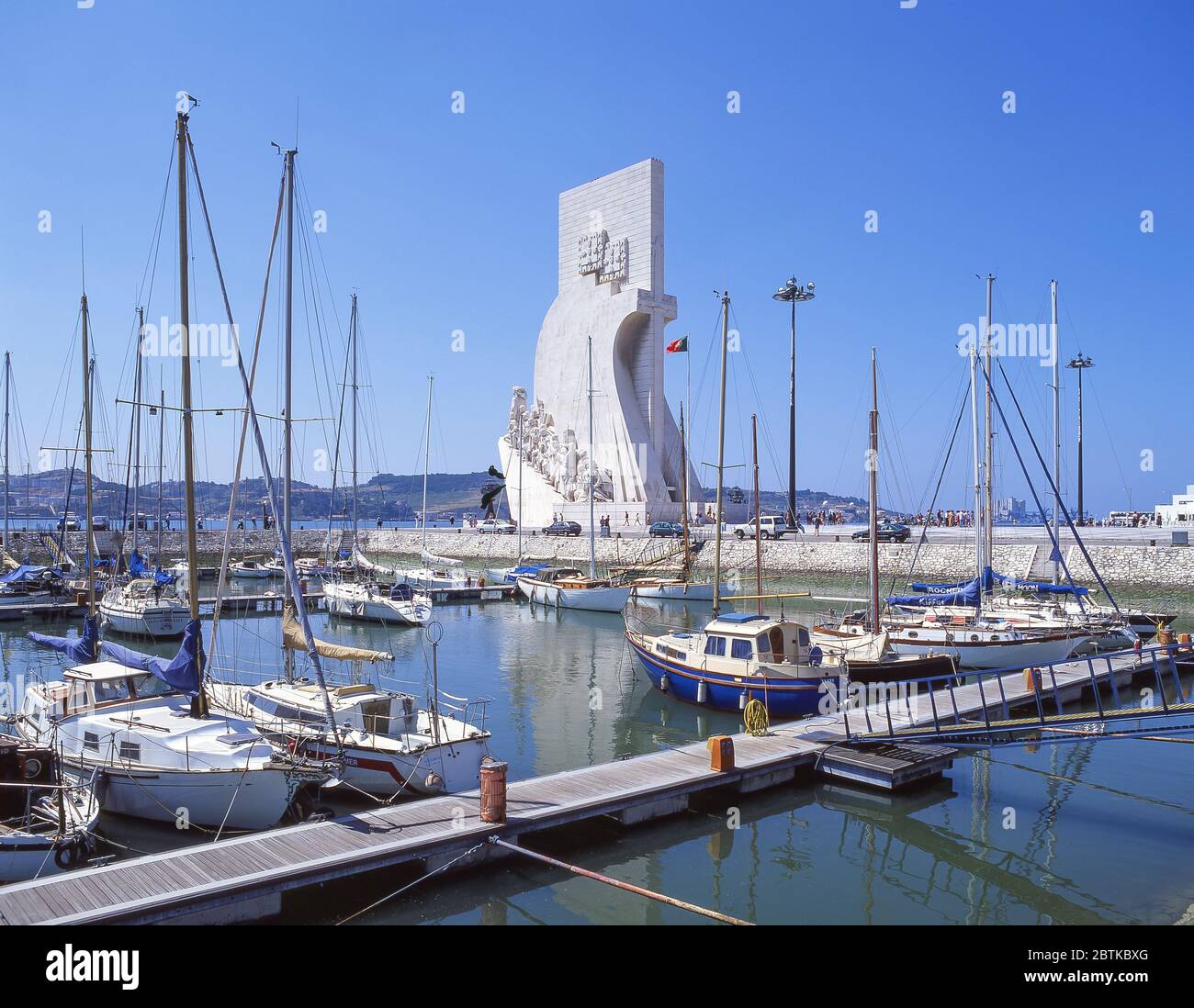 Monumento alle scoperte (Padrao dos Descobrimentos) da Doca de Belem Marina, Belem District, Lisbona, Portogallo Foto Stock