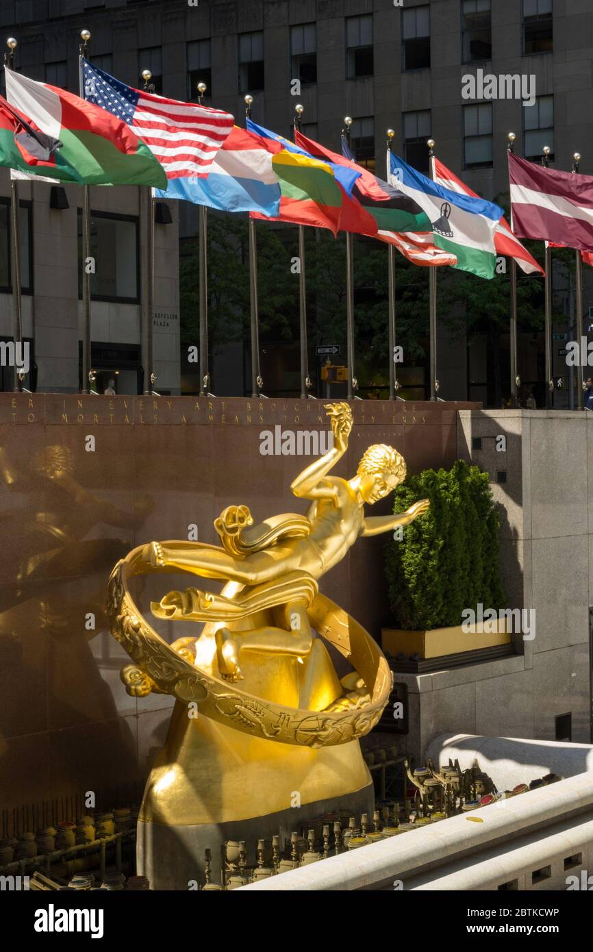 Statua di Prometeo, il Centro Rockefeller Plaza, NYC Foto Stock