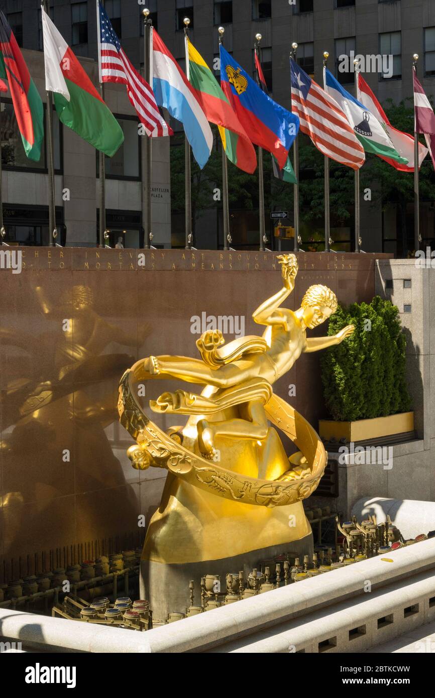 Statua di Prometeo, il Centro Rockefeller Plaza, NYC Foto Stock