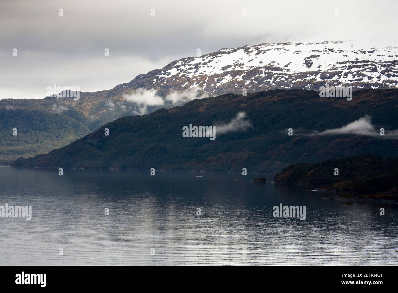 Fiordo che conduce al Ghiacciaio Amalia nel Parco Nazionale o'Higgins, campo di ghiaccio della Patagonia Meridionale, Cile, Sud America Foto Stock
