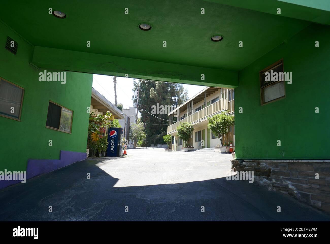 West Hollywood, California, USA 26 maggio 2020 UNA vista generale dell'atmosfera della ex casa di Singer Jim Morrison of the Doors presso l'alta Cienega Motel, stanza 32 al 1005 la Cienega Blvd il 26 maggio 2020 a West Hollywood, California, USA. Foto di Barry King/Alamy Stock foto Foto Stock