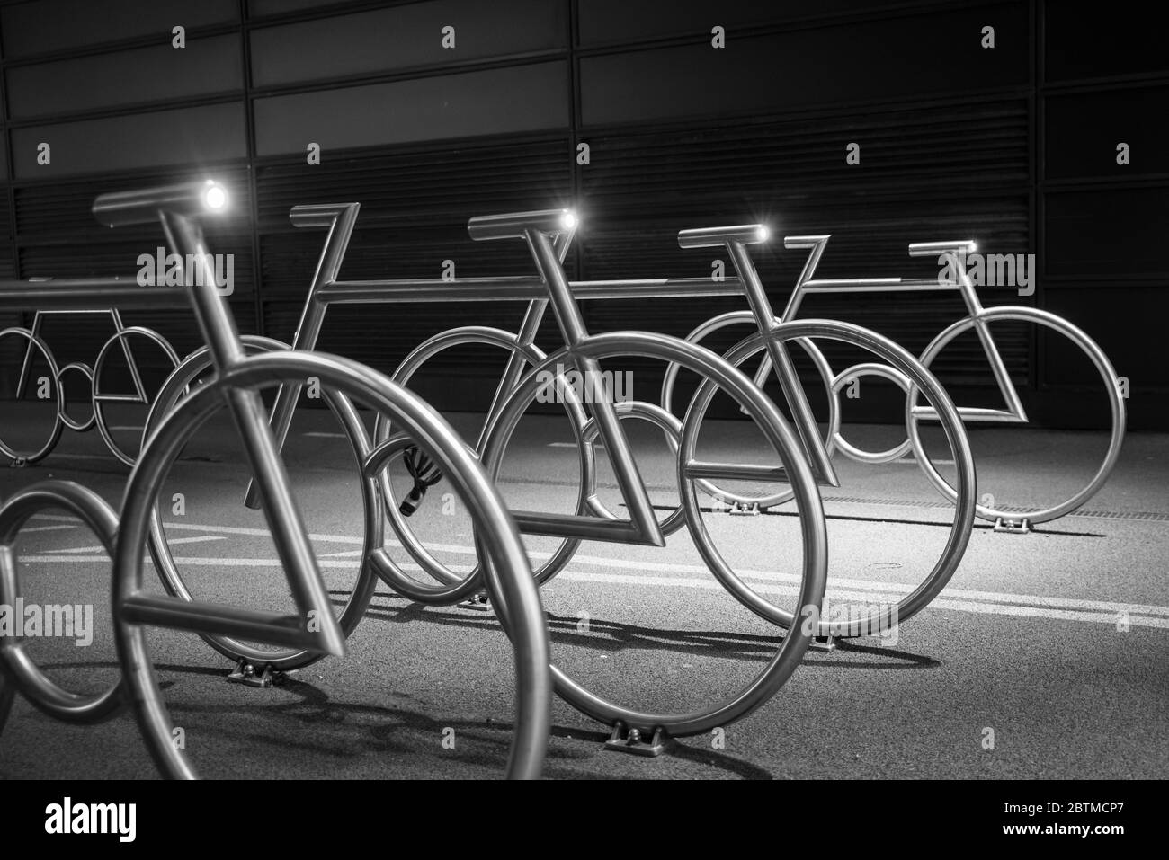 Porta biciclette nel quartiere Barcode, Oslo, Norvegia Foto Stock